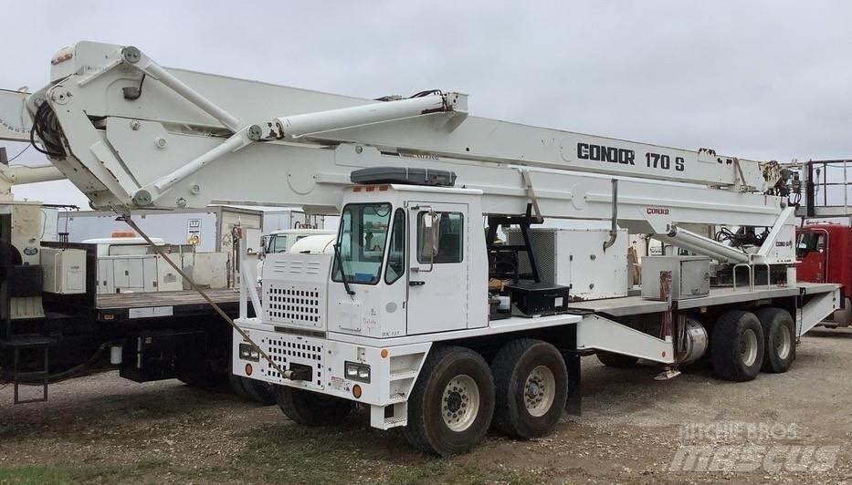 Condor 170S Camion plateau ridelle avec grue