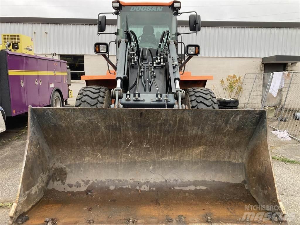 Doosan DL200TC-5 Chargeuse sur pneus