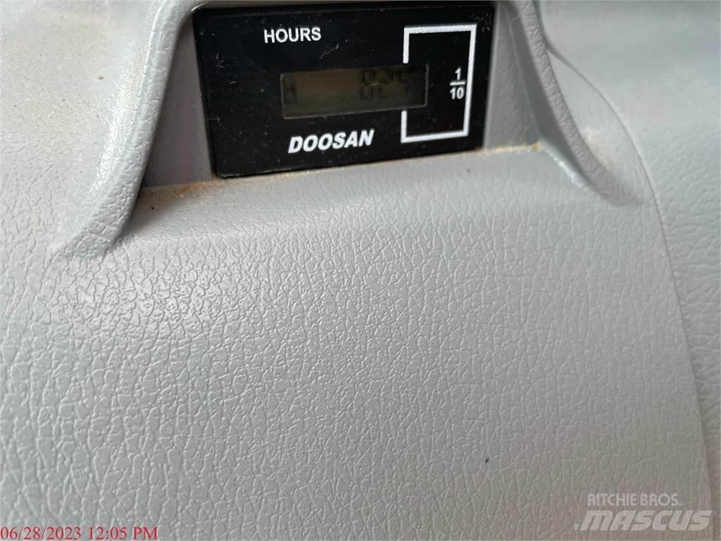 Doosan DX140 LC-5 Pelle sur chenilles