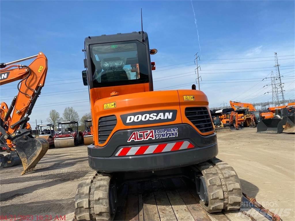 Doosan DX63-3 Pelle sur chenilles