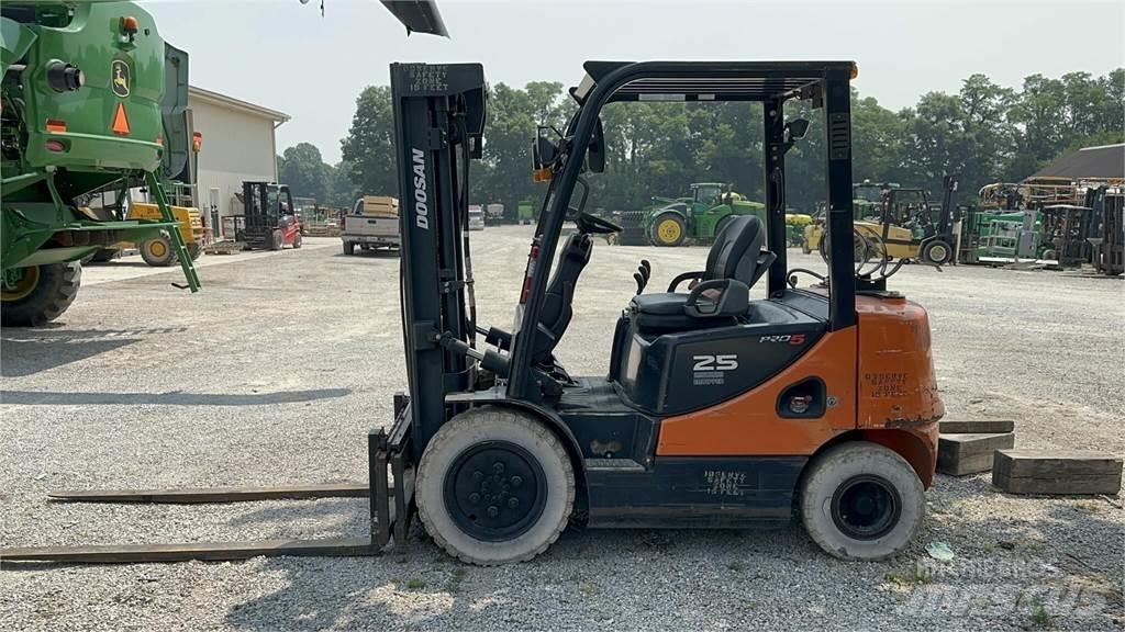 Doosan G25P-5 Autres Chariots élévateurs