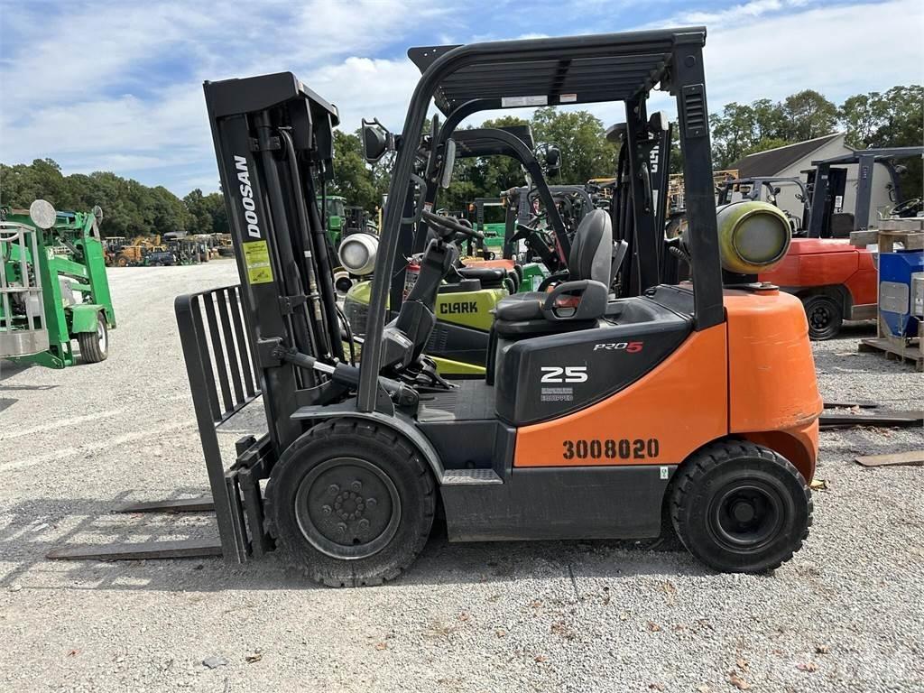 Doosan G25P-5 Autres Chariots élévateurs