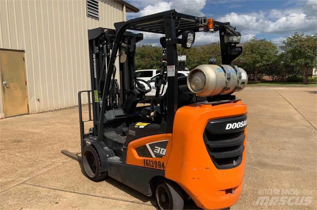 Doosan GC30S-9 Autres Chariots élévateurs