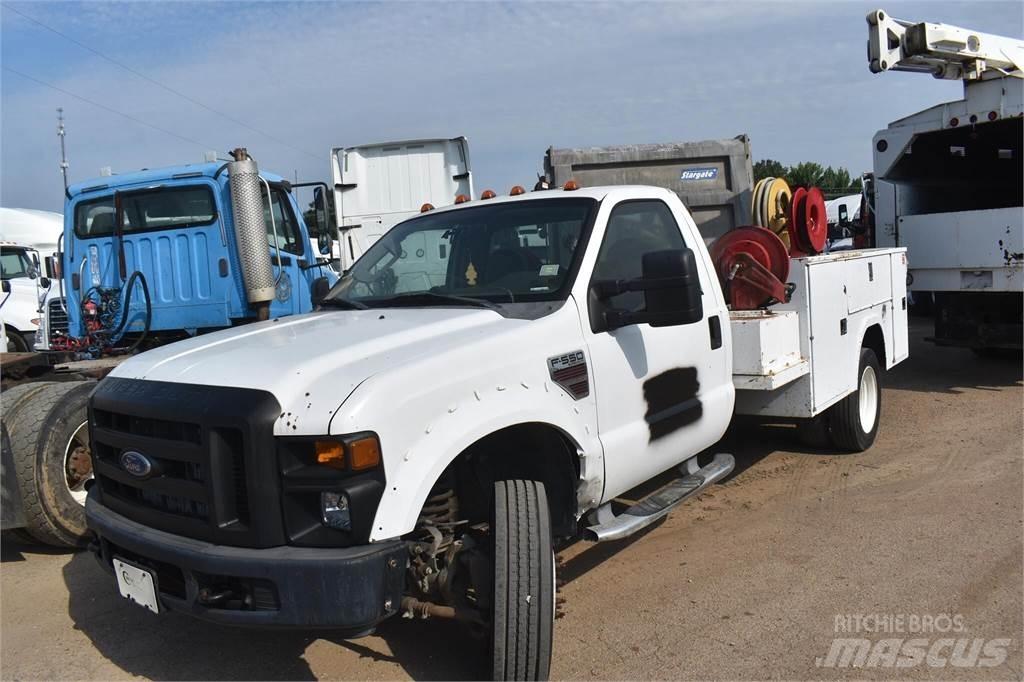 Ford F550 Camions et véhicules municipaux