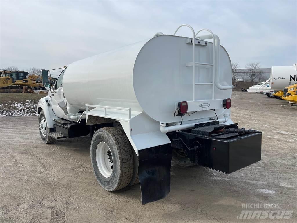 Ford F650 Camion citerne à eau