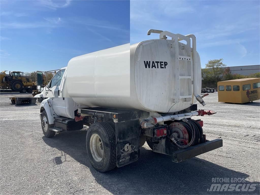 Ford F650 XL SD Camion citerne à eau