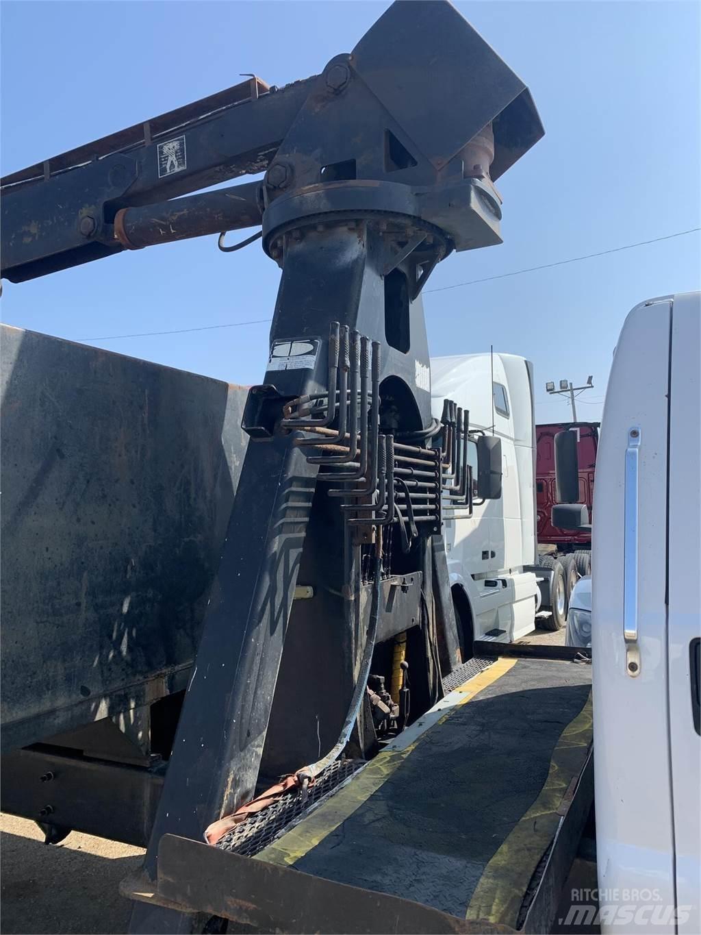 Ford F750 Camion plateau ridelle avec grue