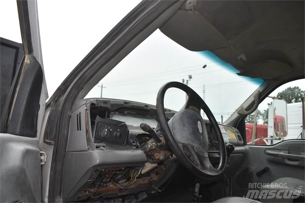 Ford F750 Motrici cisterna