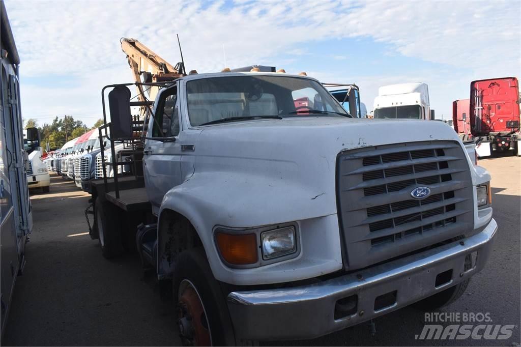 Ford F800 Camion plateau ridelle avec grue