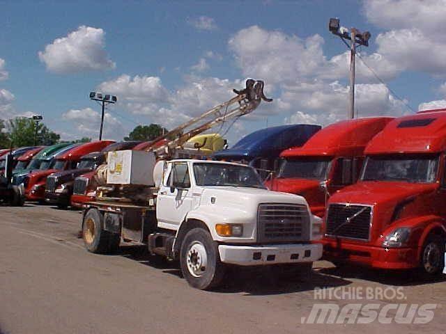 Ford F800 Camions et véhicules municipaux