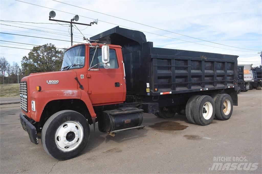 Ford L8000 Camion benne