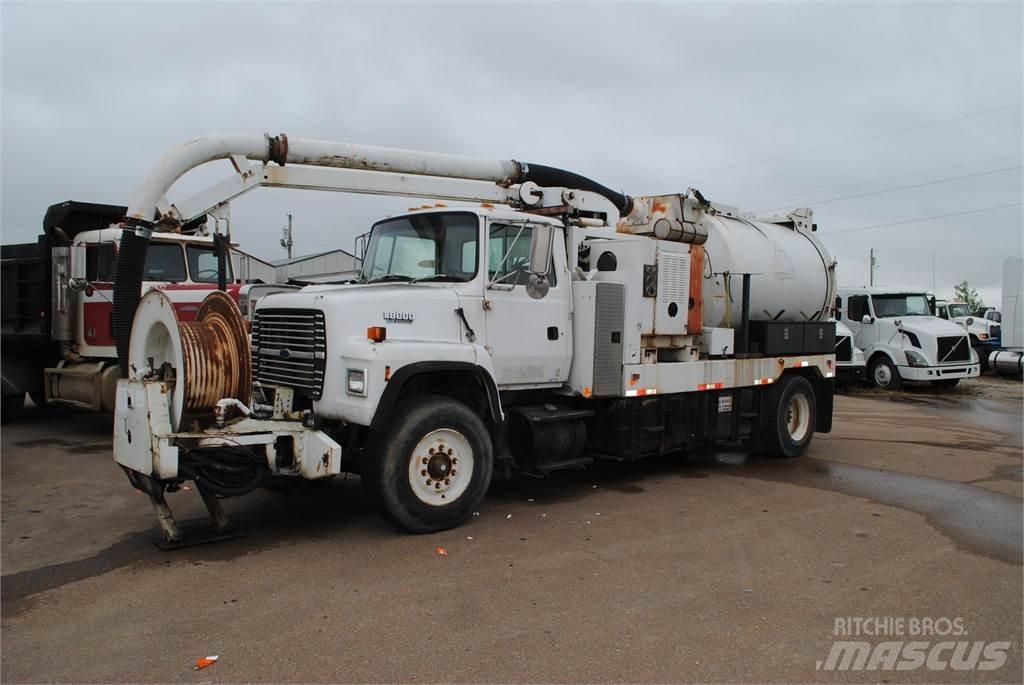 Ford L8000 Motrici cisterna