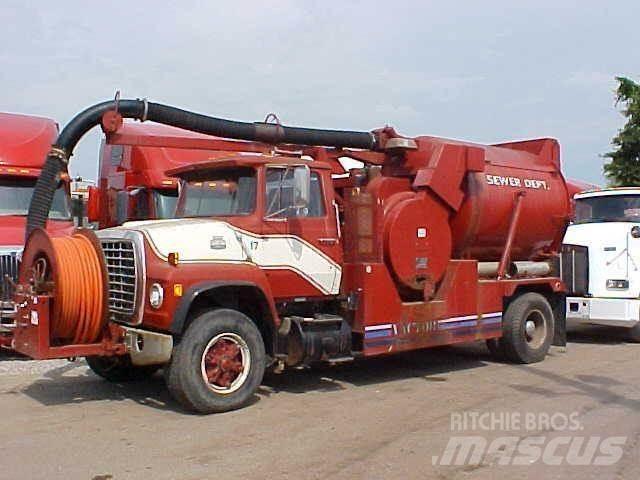 Ford L8000 Motrici cisterna