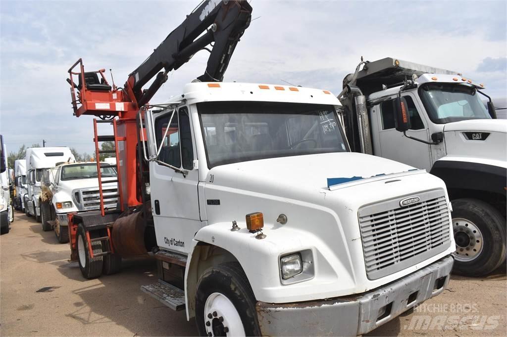 Freightliner FL70 Camion plateau ridelle avec grue