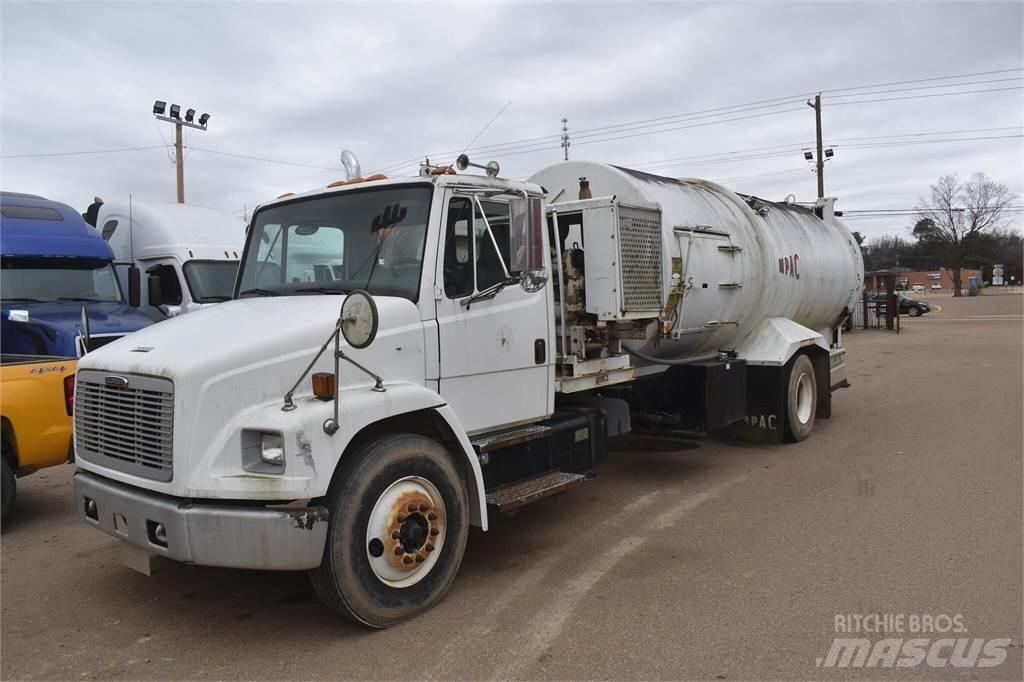 Freightliner FL70 Motrici cisterna