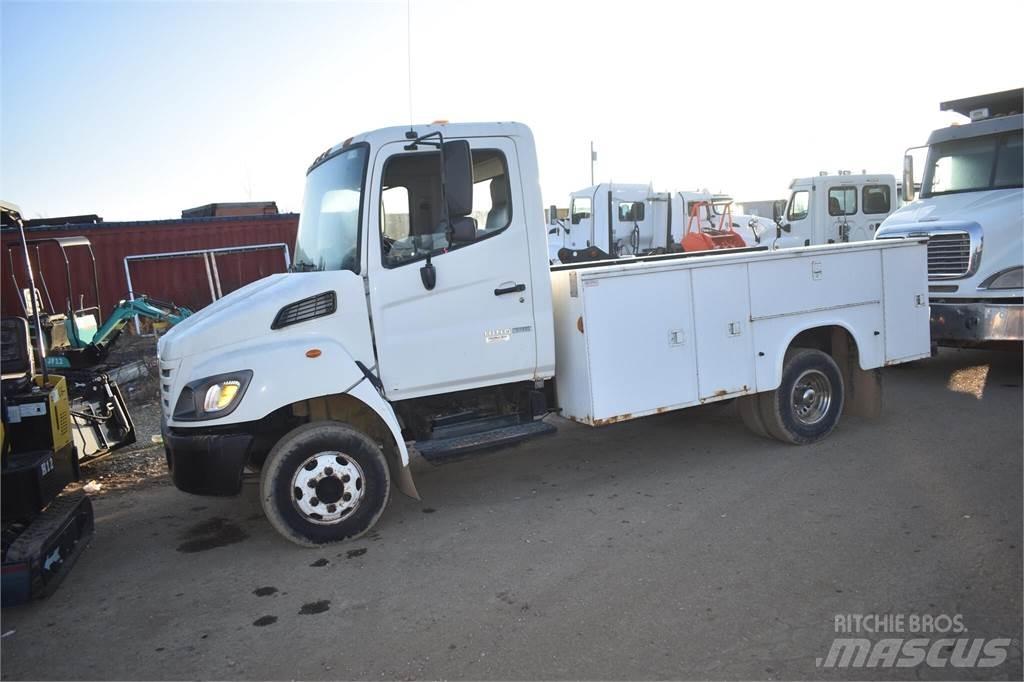 Hino 145 Camions et véhicules municipaux