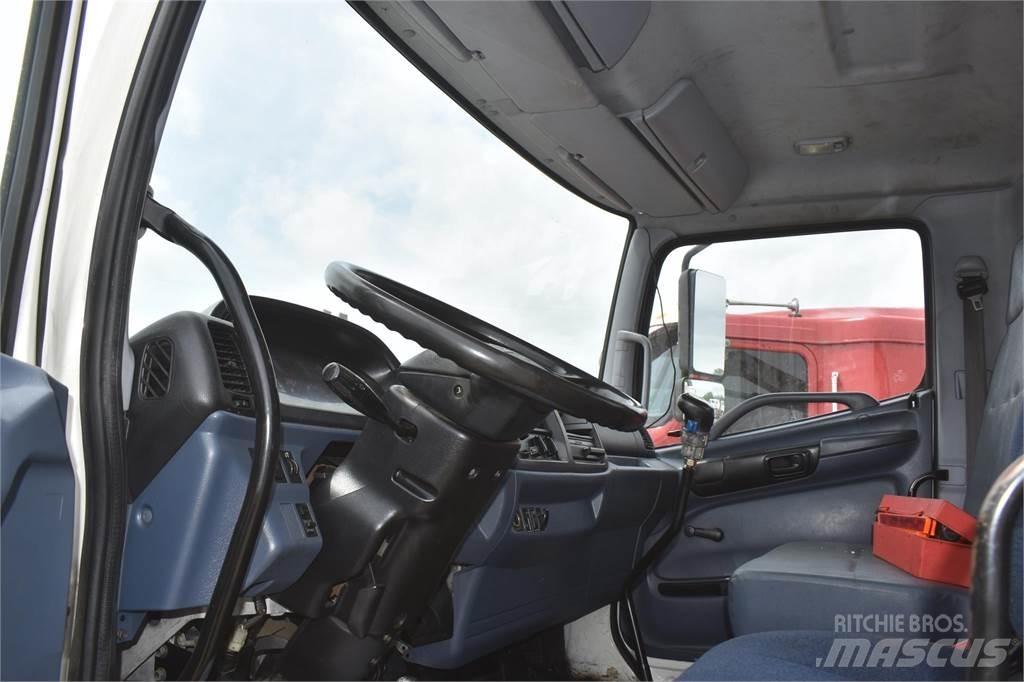Hino 338 Camions et véhicules municipaux