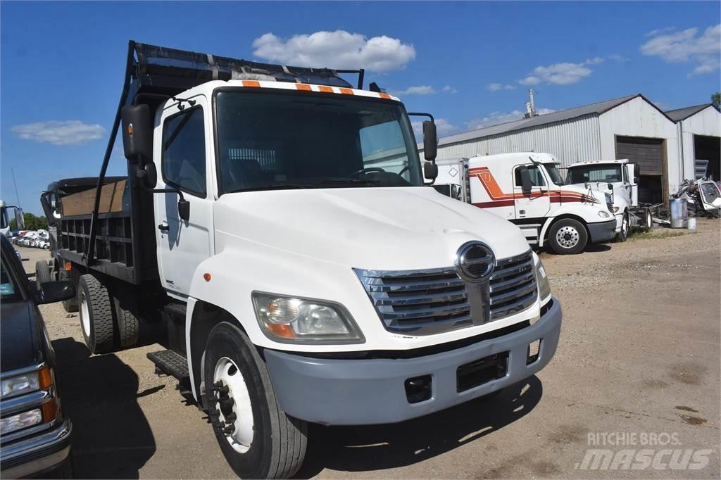 Hino 338 Camion benne