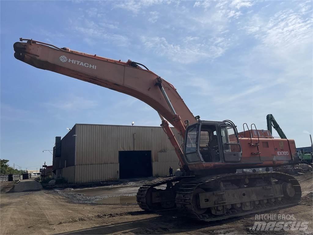 Hitachi EX700 Pelle sur chenilles