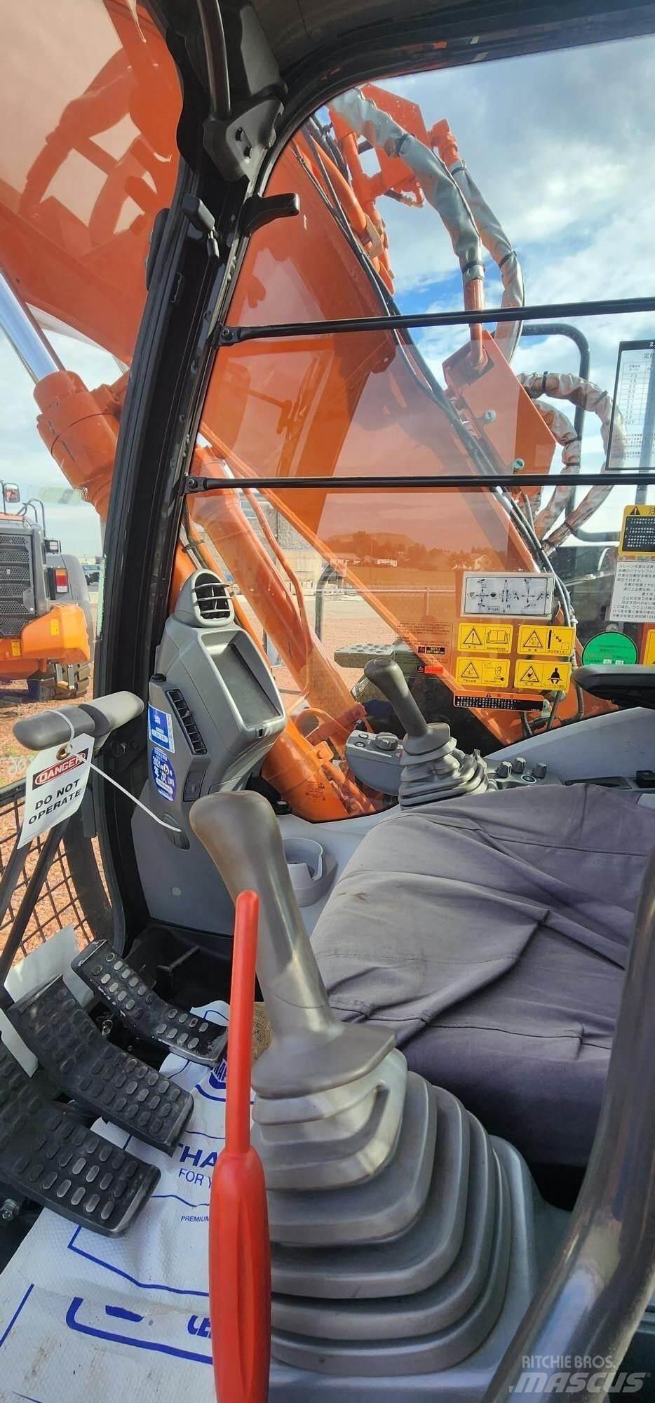 Hitachi ZX135US-6 Pelle sur chenilles