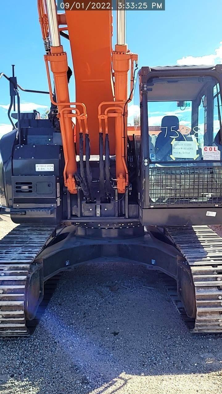 Hitachi ZX225US-6 Pelle sur chenilles