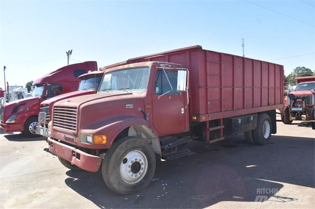 International 4700 Camion benne