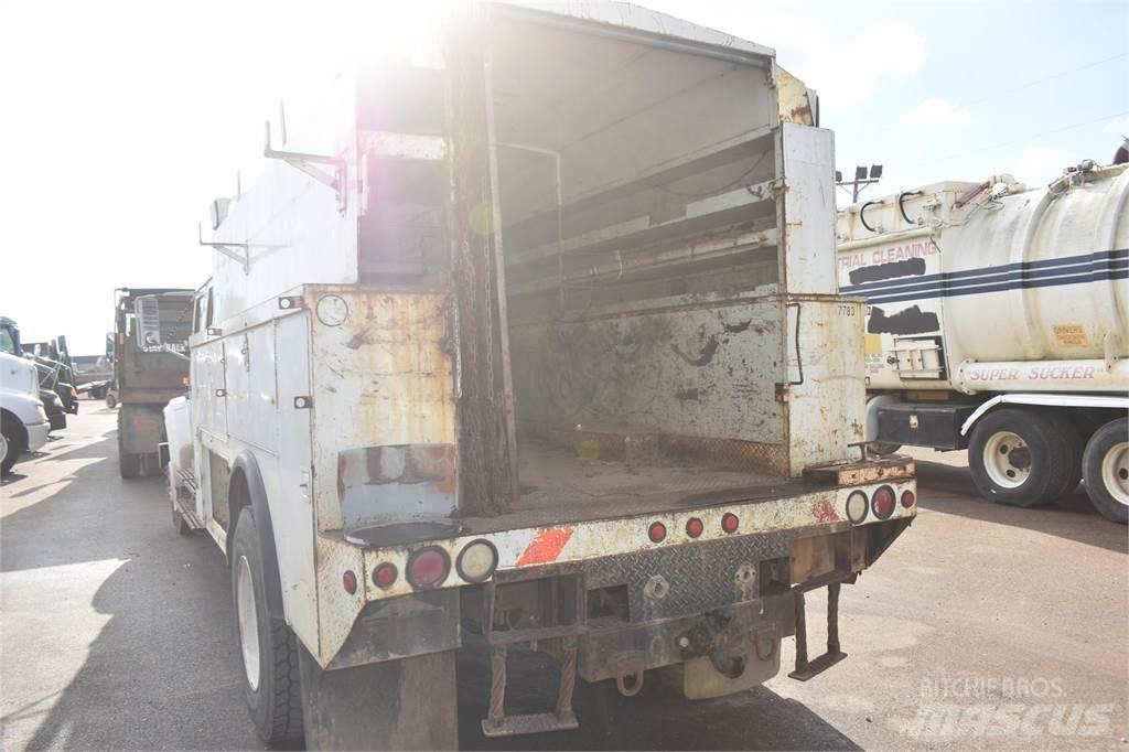 International 4700 Camions et véhicules municipaux