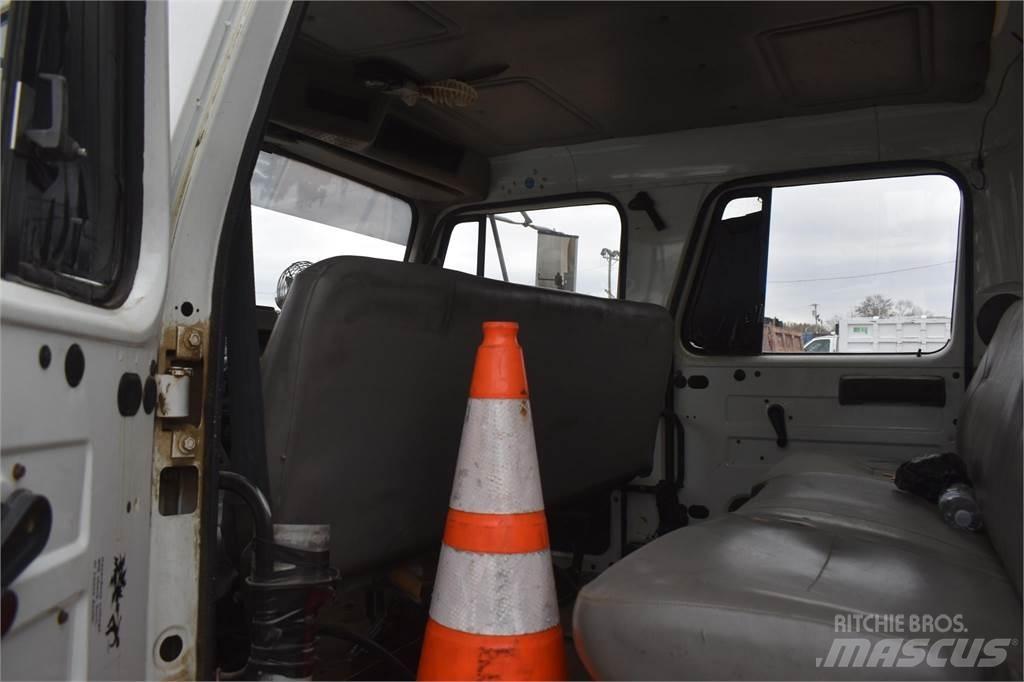 International 4700 Camions et véhicules municipaux