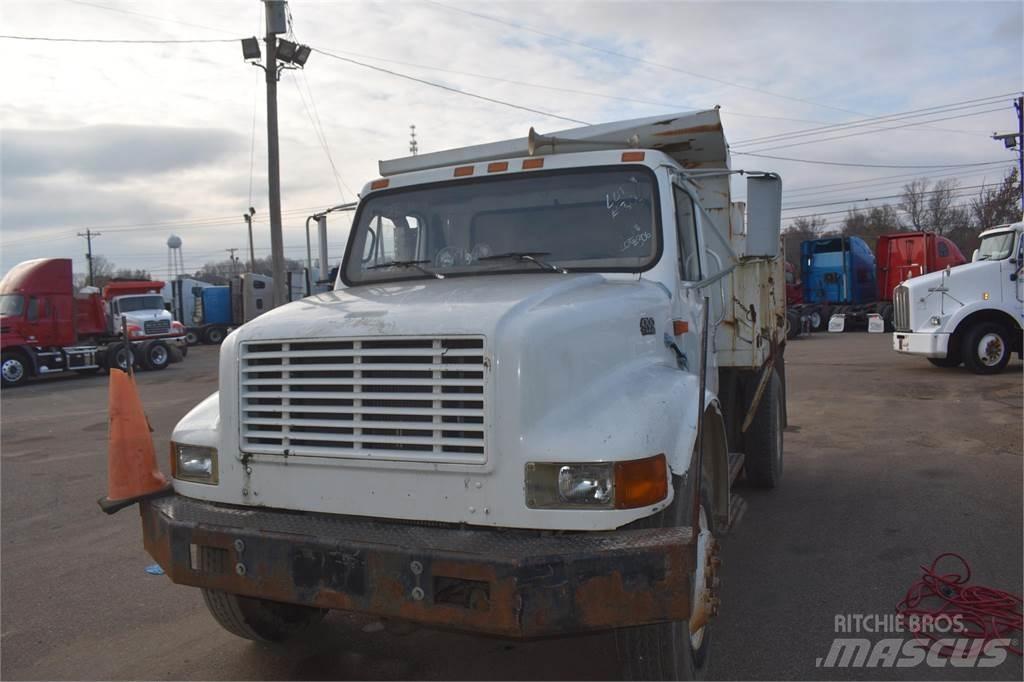 International 4700 Camion benne