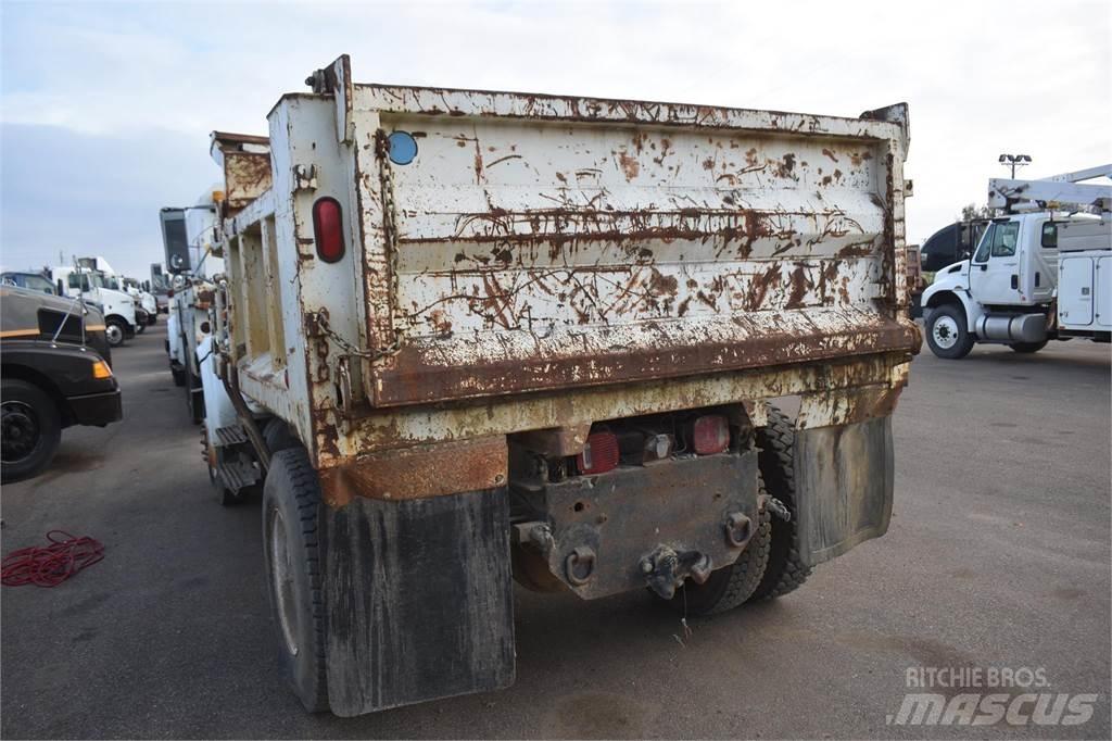 International 4700 Camion benne