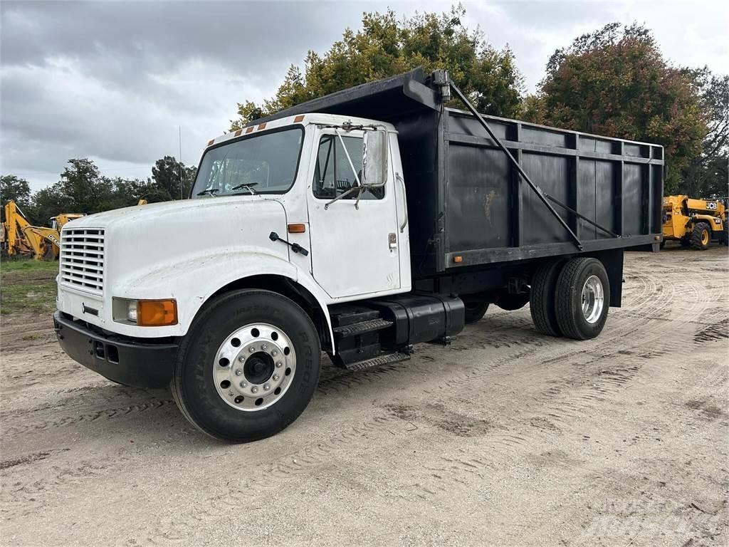 International 4700 Camion benne