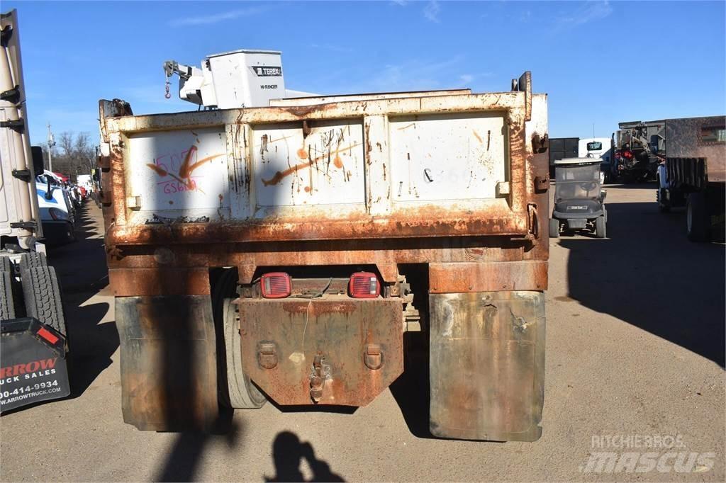 International 4700 Camion benne