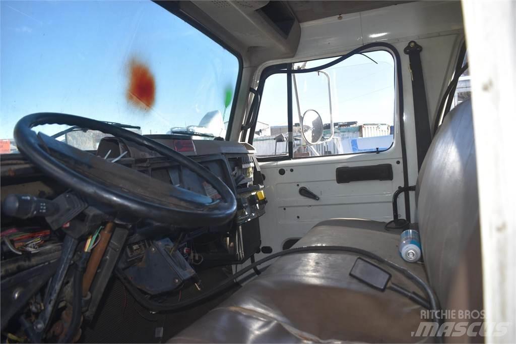 International 4700 Camion benne