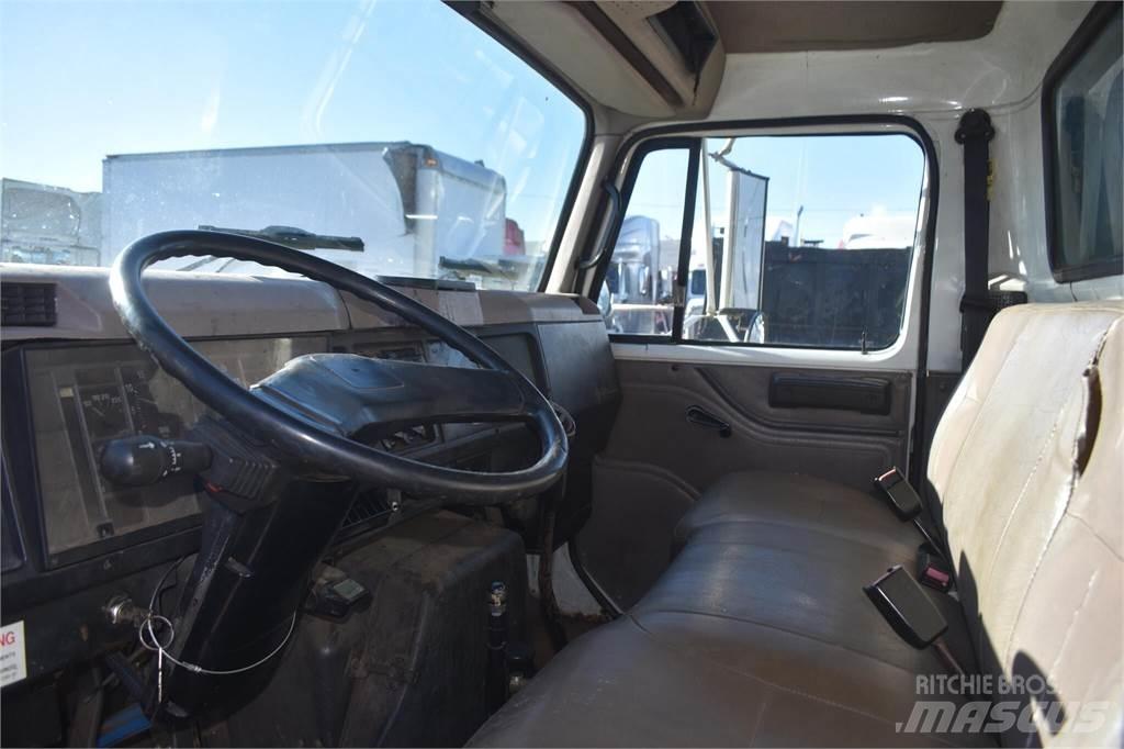 International 4700 Camion benne