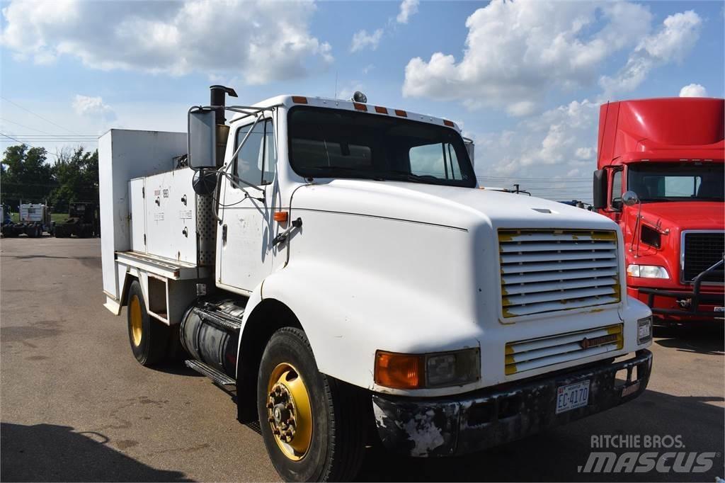 International 8200 Motrici cisterna