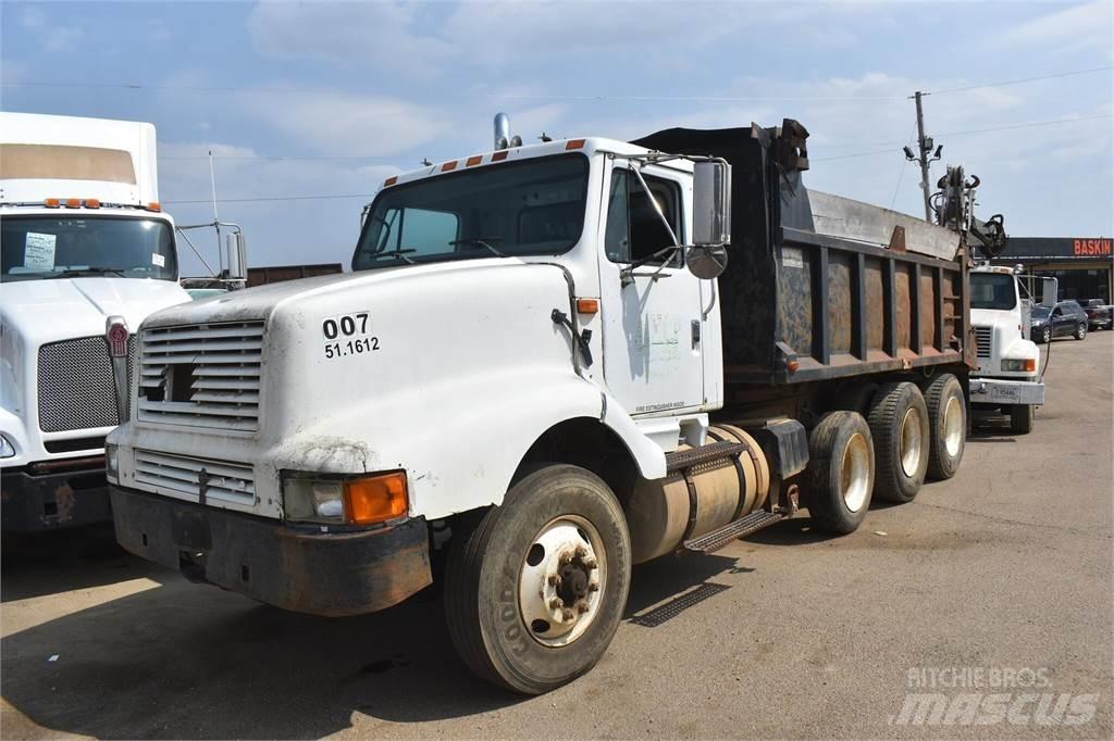 International 8200 Camion benne