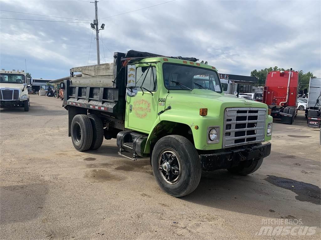International M1754 Camion benne