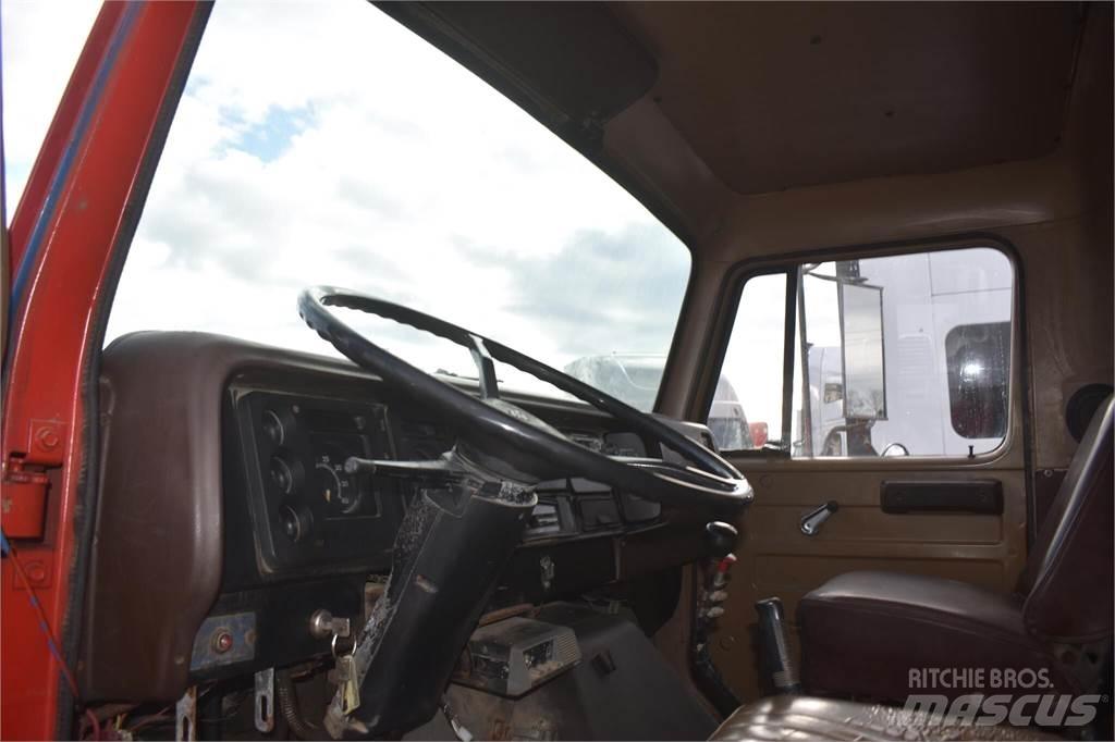 International S1900 Camion benne