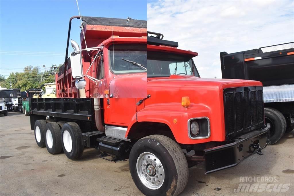 International S2600 Camion benne