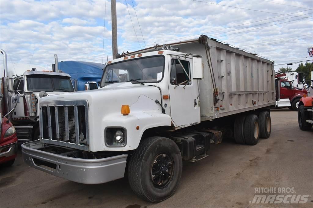 International S2600 Camion benne