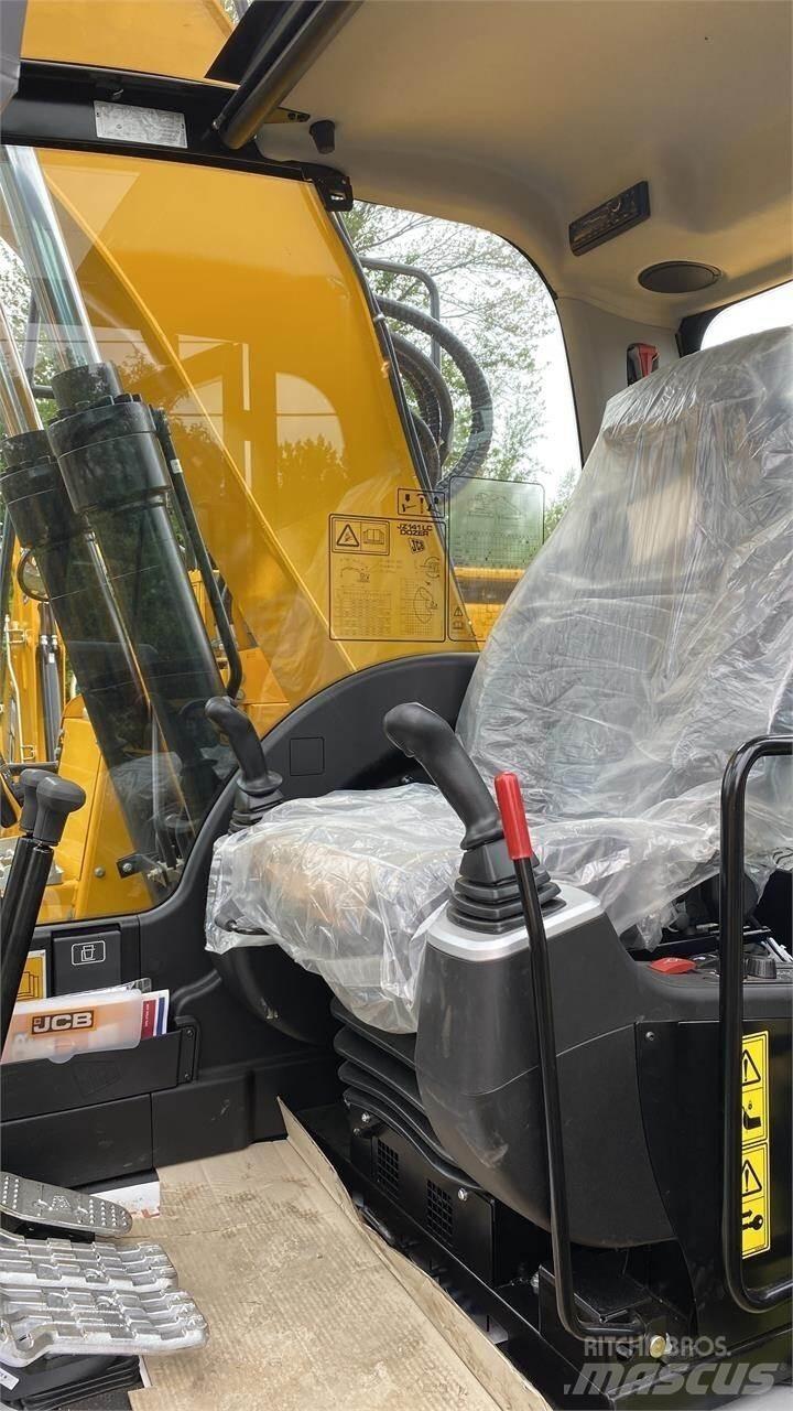 JCB JZ141 LC Pelle sur chenilles