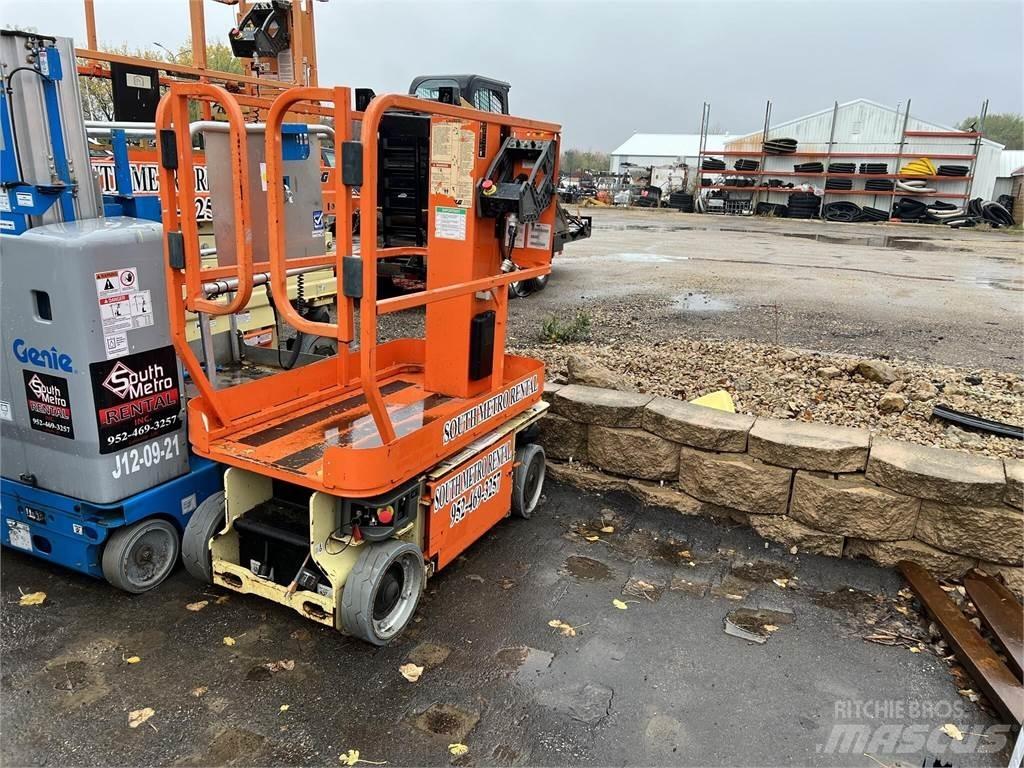 JLG 1230ES Mât vertical