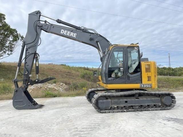 John Deere 135G Pelle sur chenilles