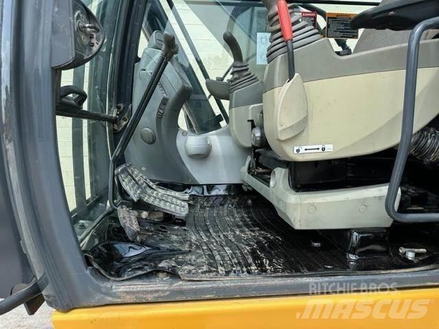 John Deere 210G LC Pelle sur chenilles