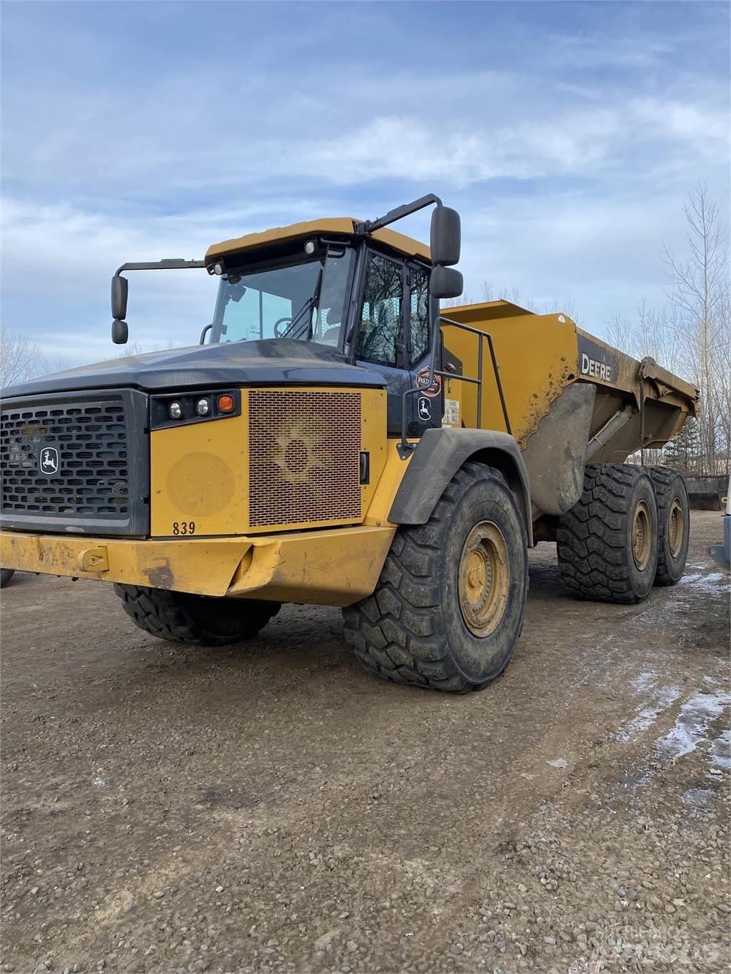 John Deere 410E Tombereau articulé