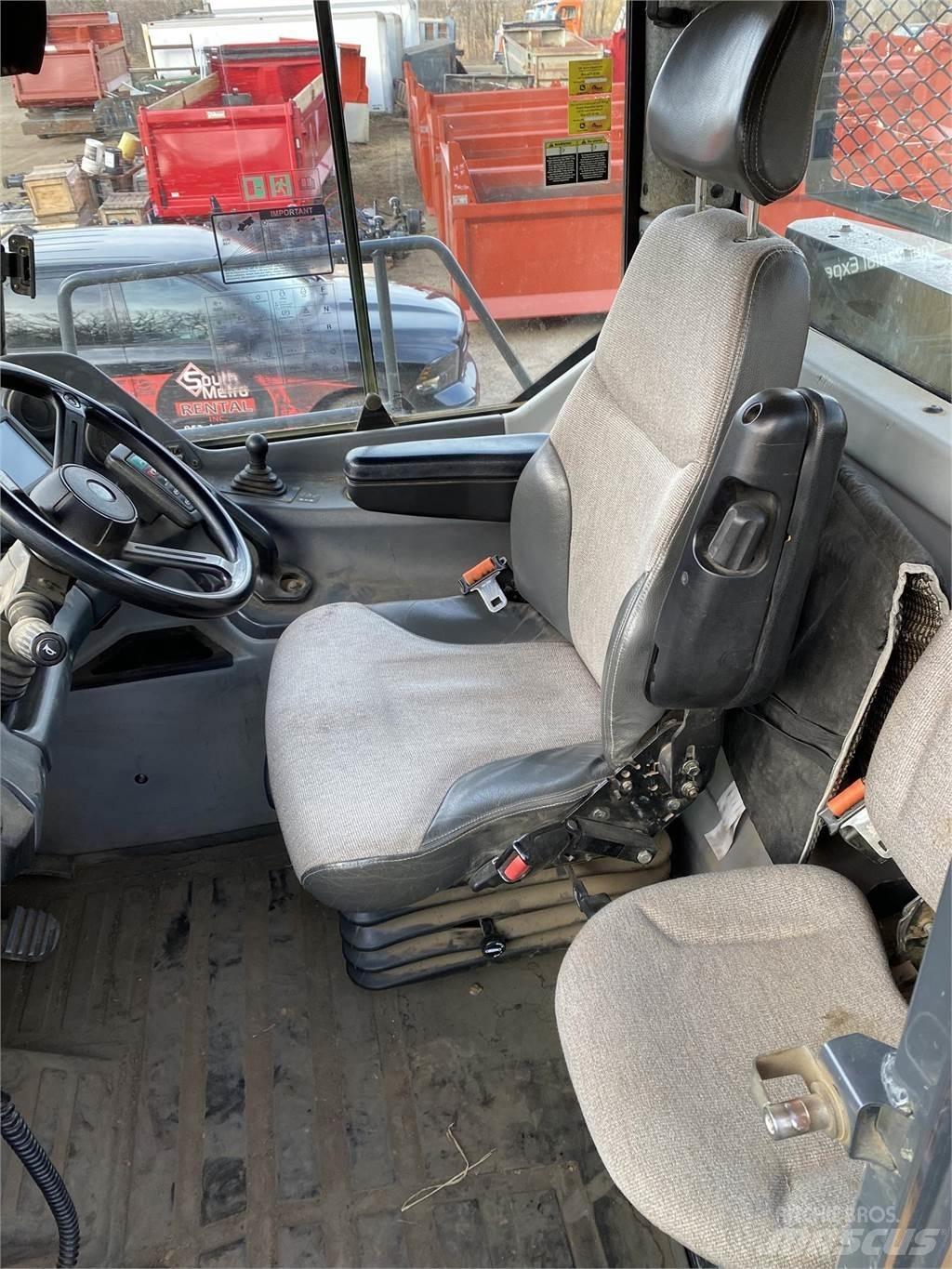 John Deere 410E Tombereau articulé