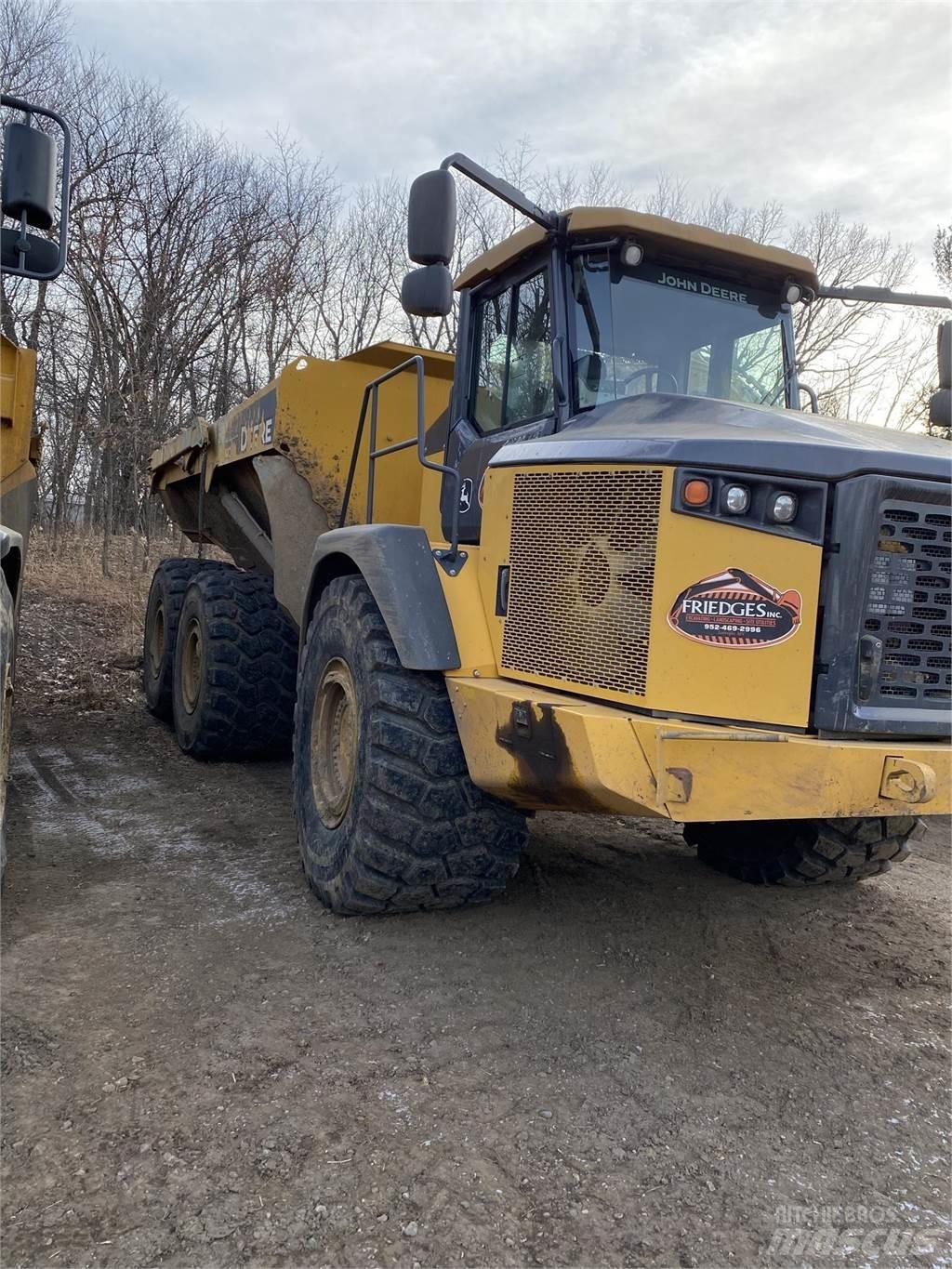 John Deere 410E Tombereau articulé