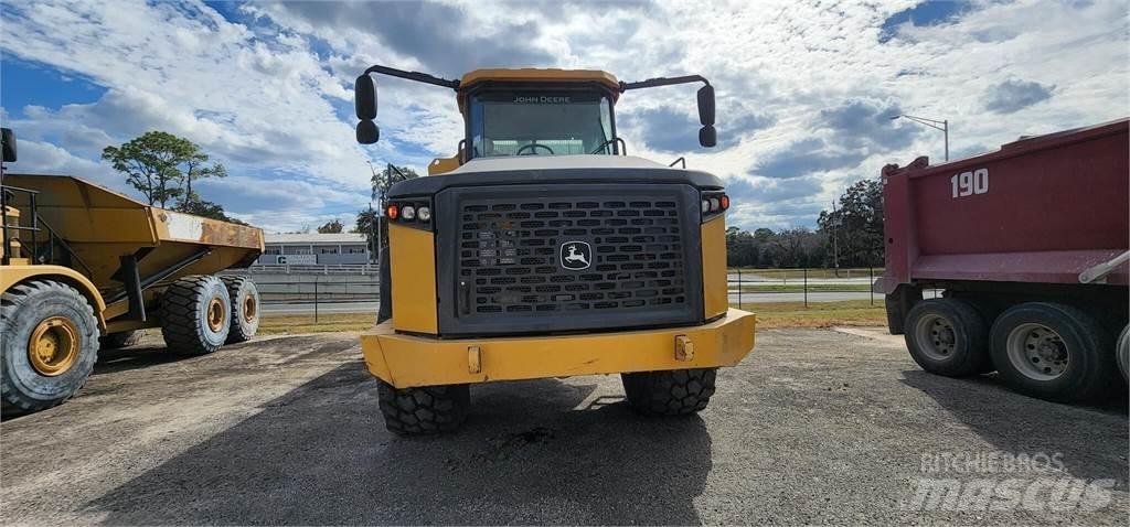 John Deere 460E Camion citerne à eau