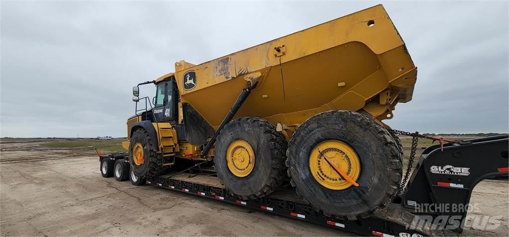 John Deere 460E Camion citerne à eau