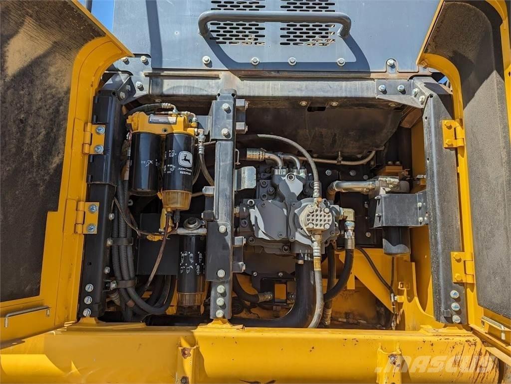 John Deere 470G LC Pelle sur chenilles